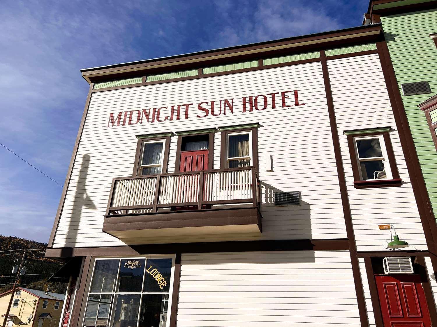Midnight Sun, A Coast Hotel Dawson City Bagian luar foto