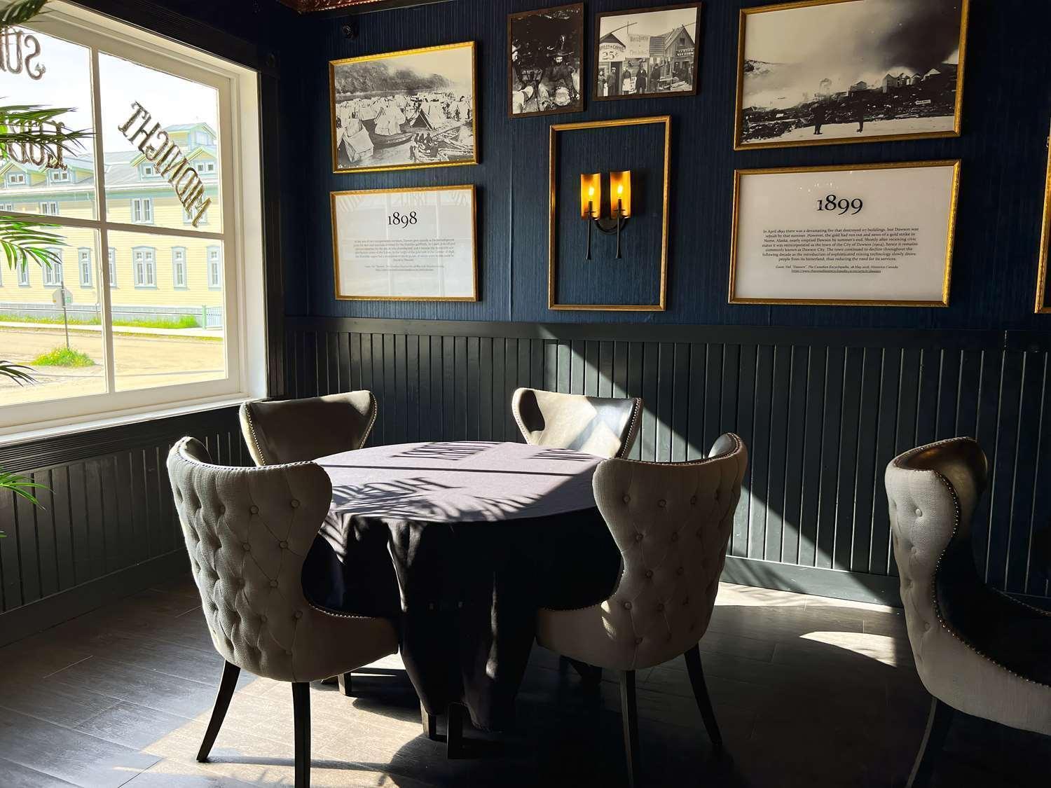 Midnight Sun, A Coast Hotel Dawson City Bagian luar foto