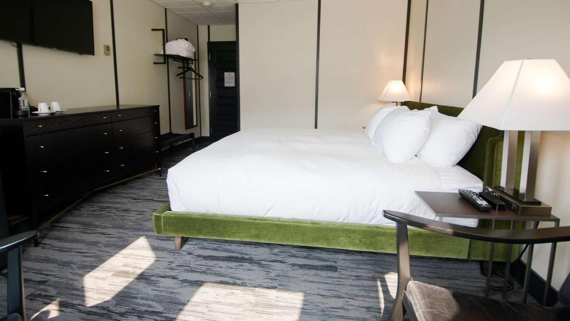 Midnight Sun, A Coast Hotel Dawson City Bagian luar foto