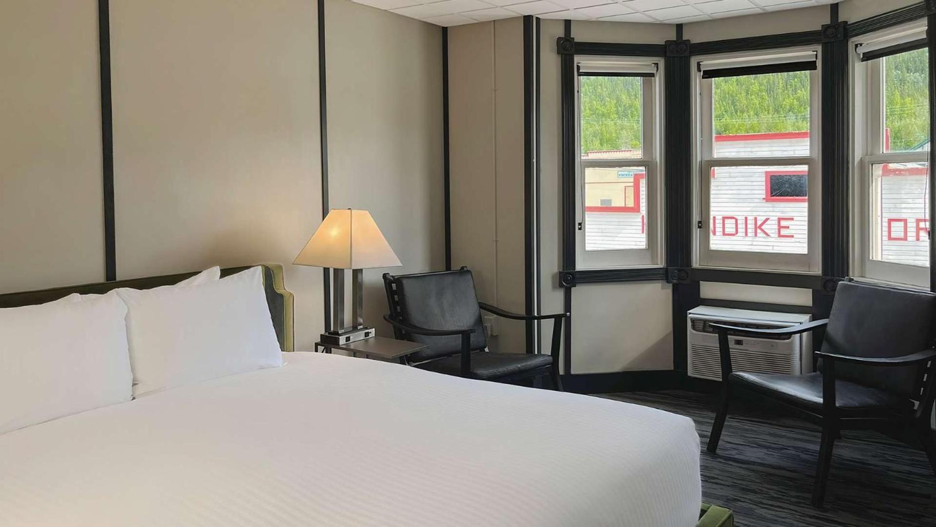 Midnight Sun, A Coast Hotel Dawson City Bagian luar foto