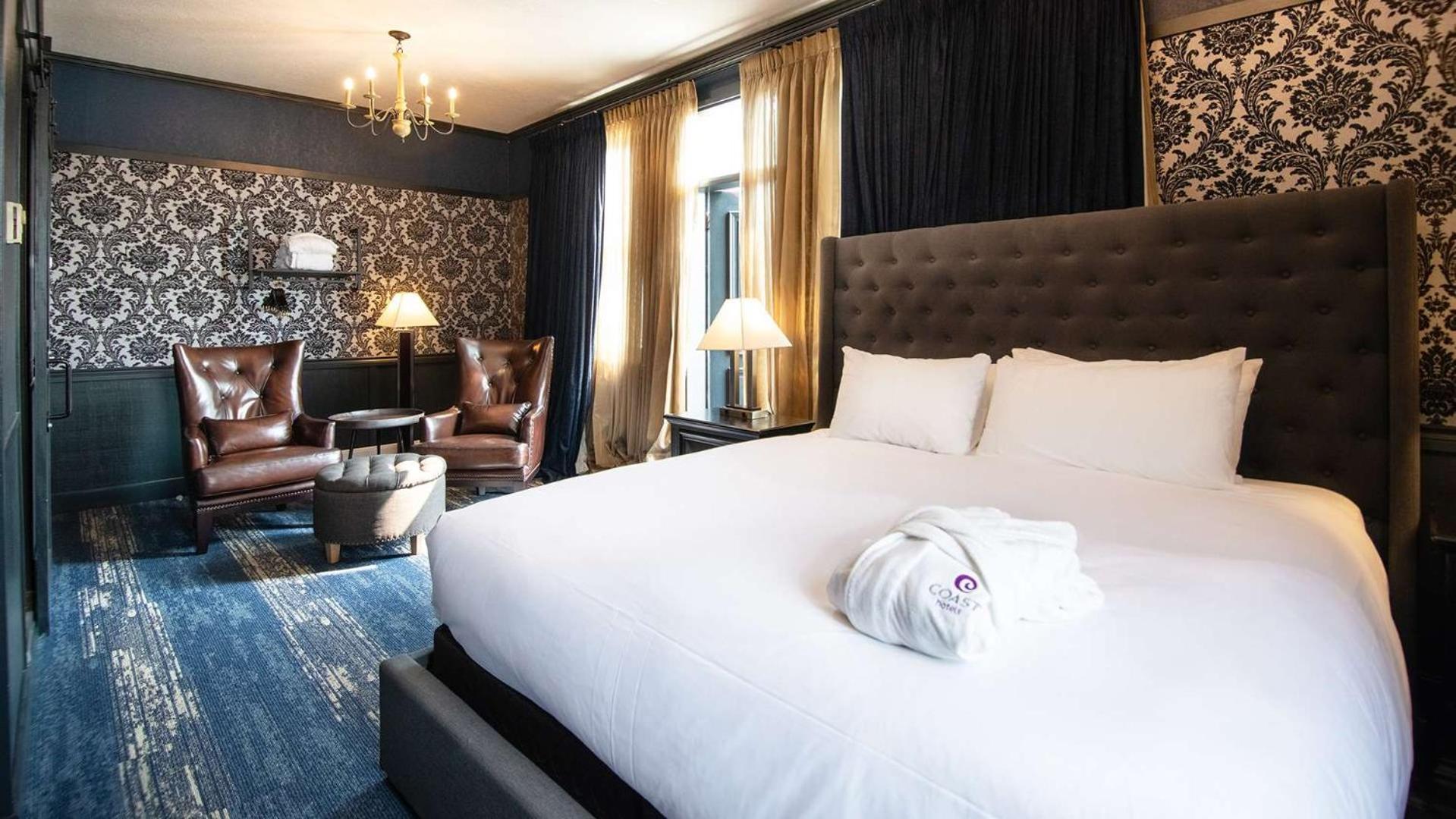 Midnight Sun, A Coast Hotel Dawson City Bagian luar foto