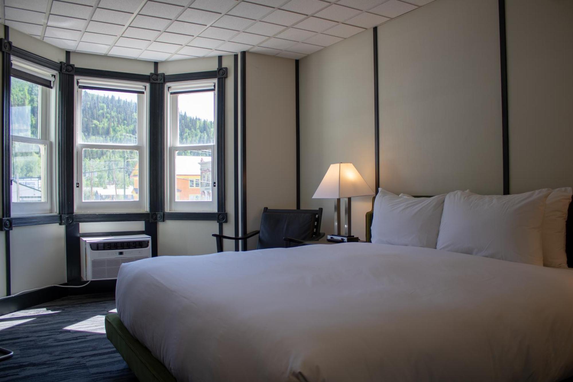 Midnight Sun, A Coast Hotel Dawson City Bagian luar foto