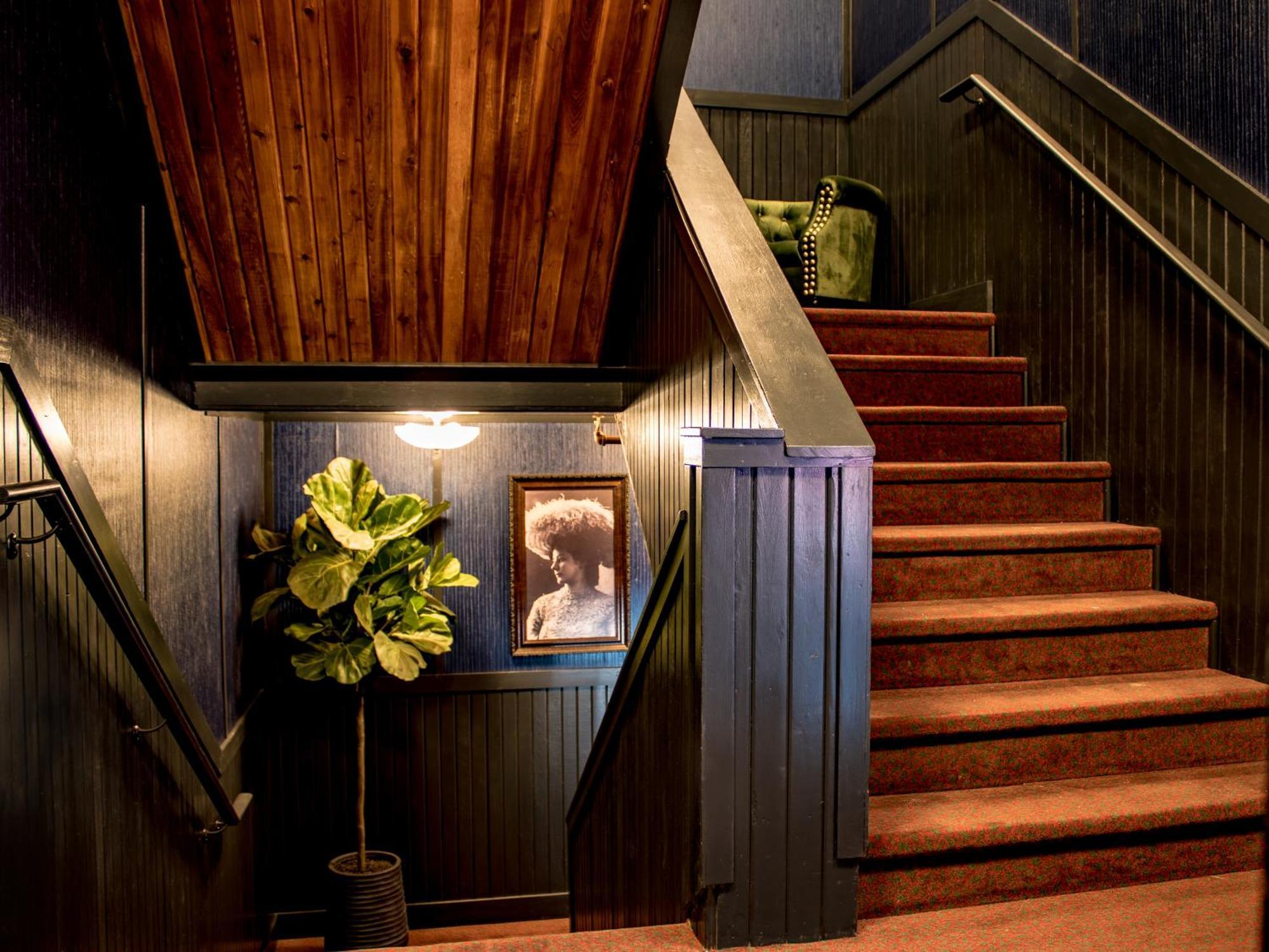 Midnight Sun, A Coast Hotel Dawson City Bagian luar foto