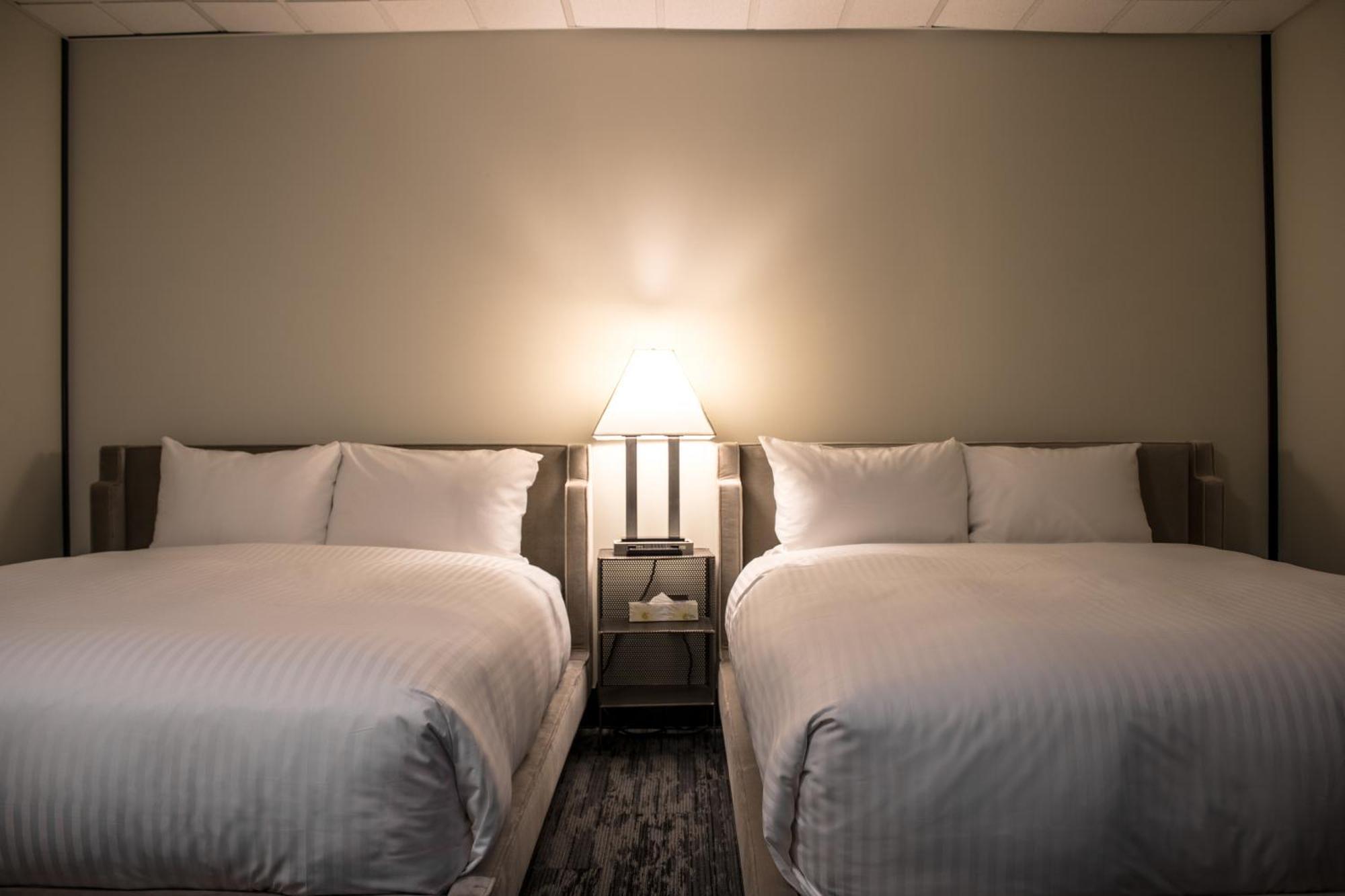 Midnight Sun, A Coast Hotel Dawson City Bagian luar foto