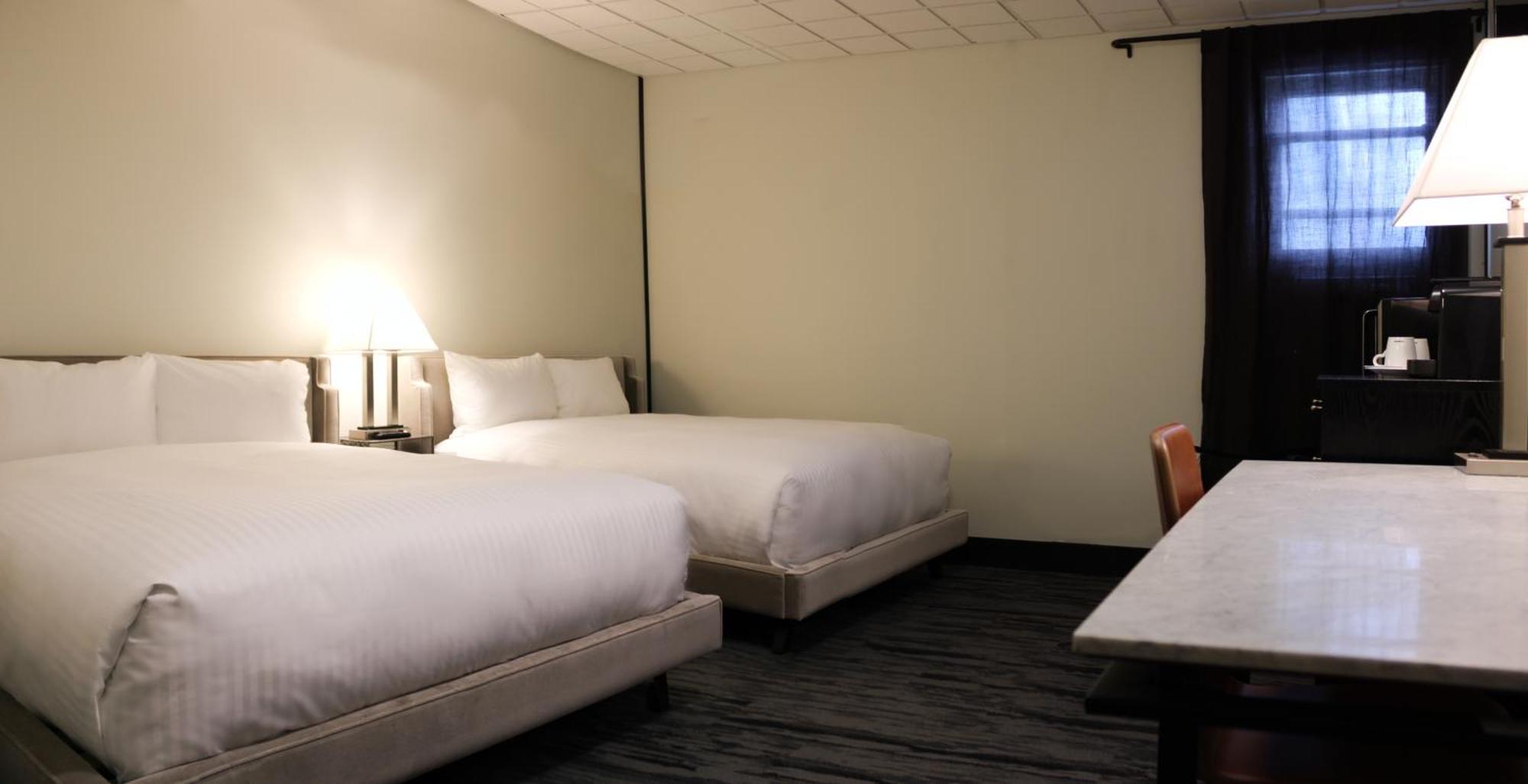 Midnight Sun, A Coast Hotel Dawson City Bagian luar foto